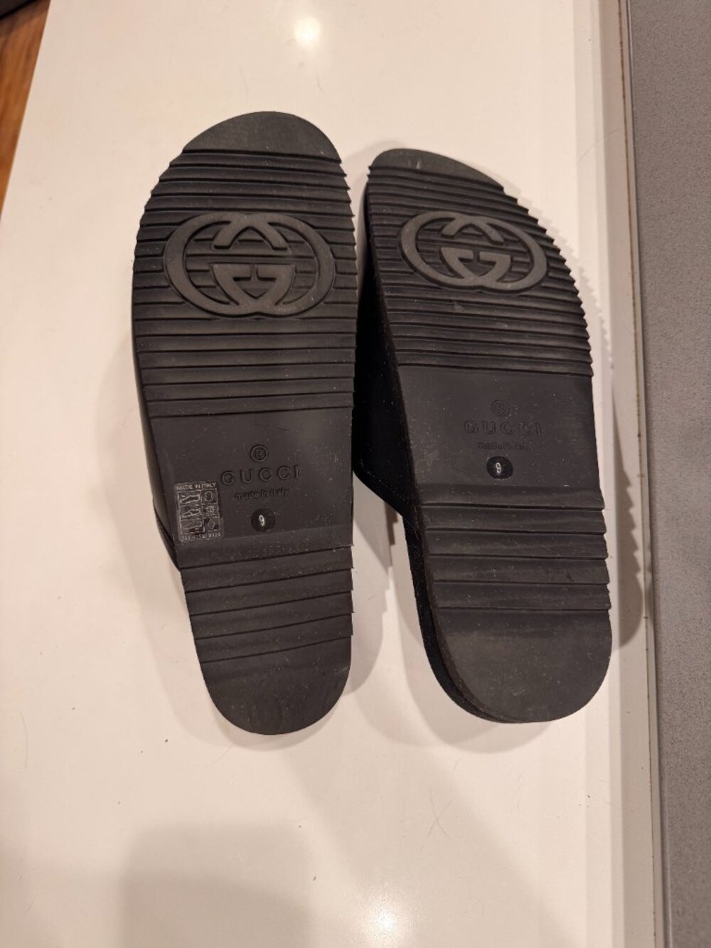 Authentic Black Leather Gucci Slides - Picture 5 of 7